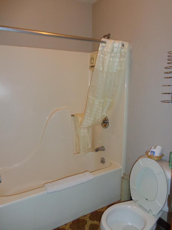 National 9 Inn Garden City Ngoại thất bức ảnh
