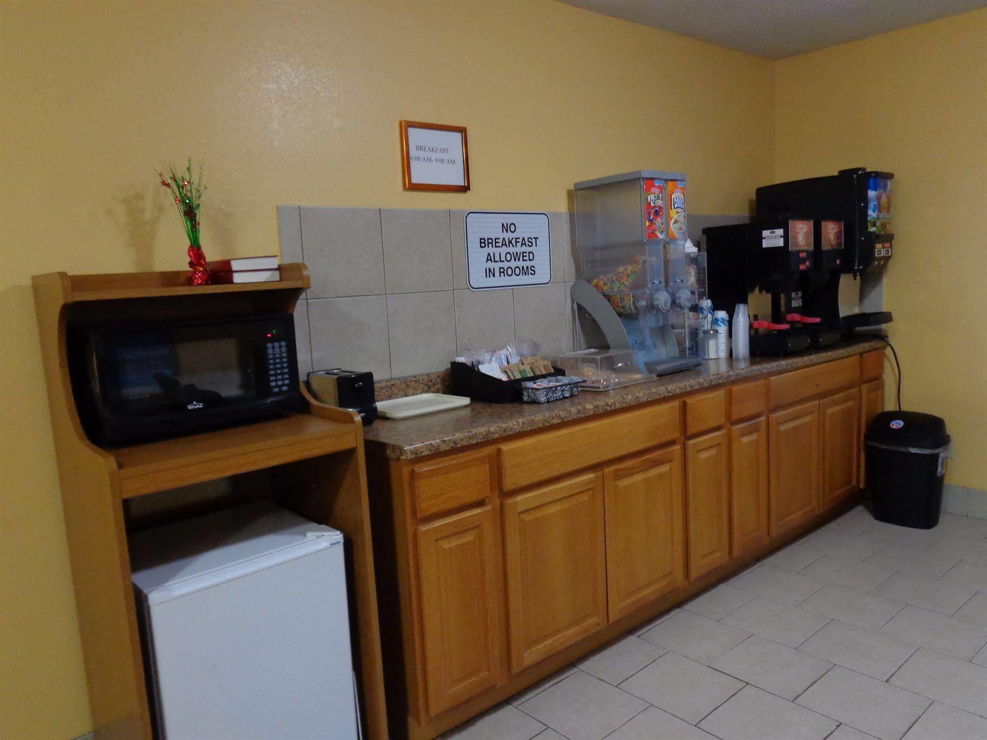National 9 Inn Garden City Ngoại thất bức ảnh
