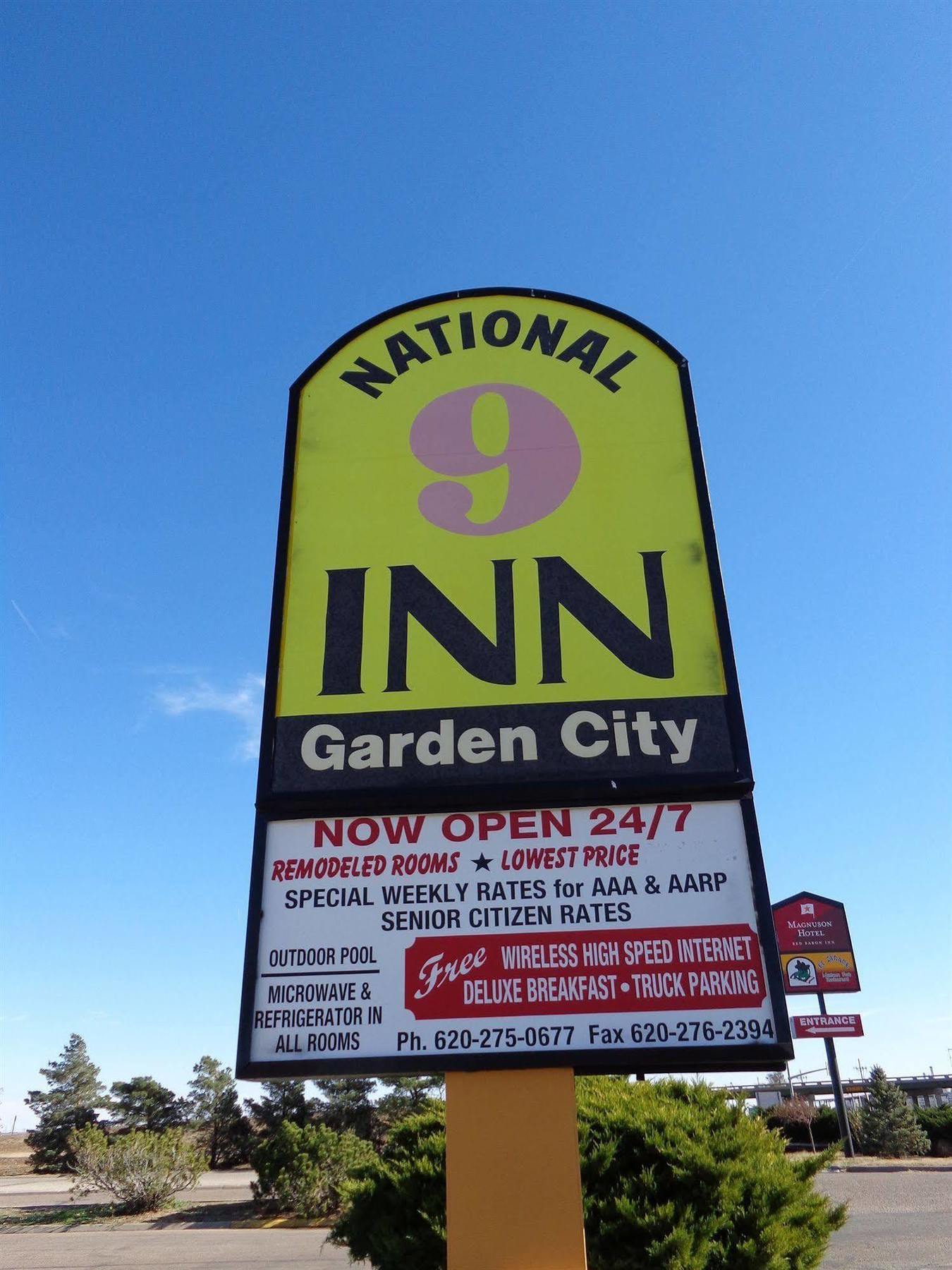 National 9 Inn Garden City Ngoại thất bức ảnh